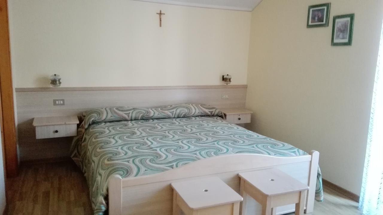 Garni Delia Hotel Livigno Buitenkant foto